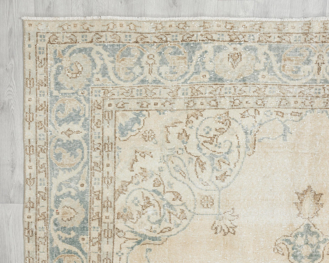 Beige Oushak Rug 6' 10" x 10' 10" | No. VR82938