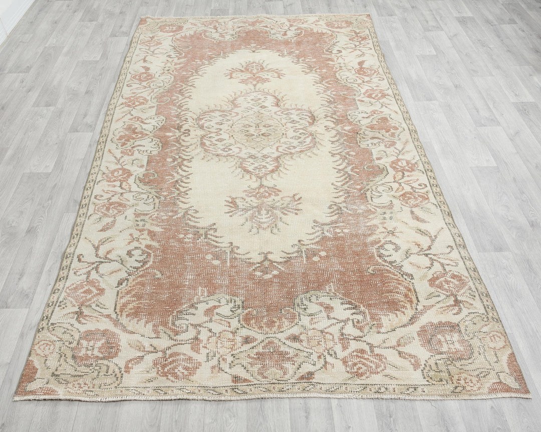 Beige Oushak Rug 5' 1" x 8' 8" | No. VR12877
