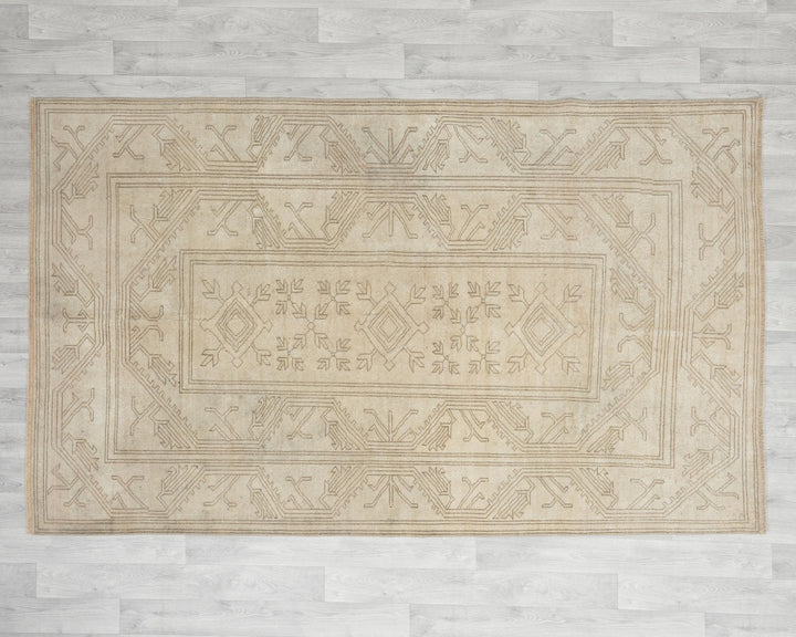 Beige Oushak Rug 5' 1" x 8' 2" | No. VR20050