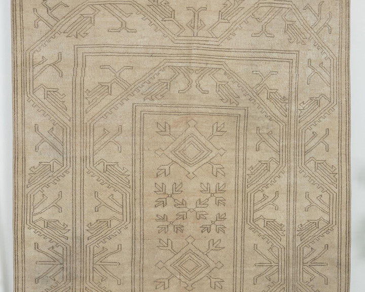 Beige Oushak Rug 5' 1" x 8' 2" | No. VR20050