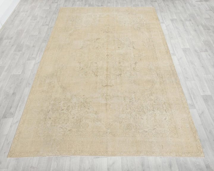 Beige Oushak Rug 6' 5" x 10' 2" | No. VR54028