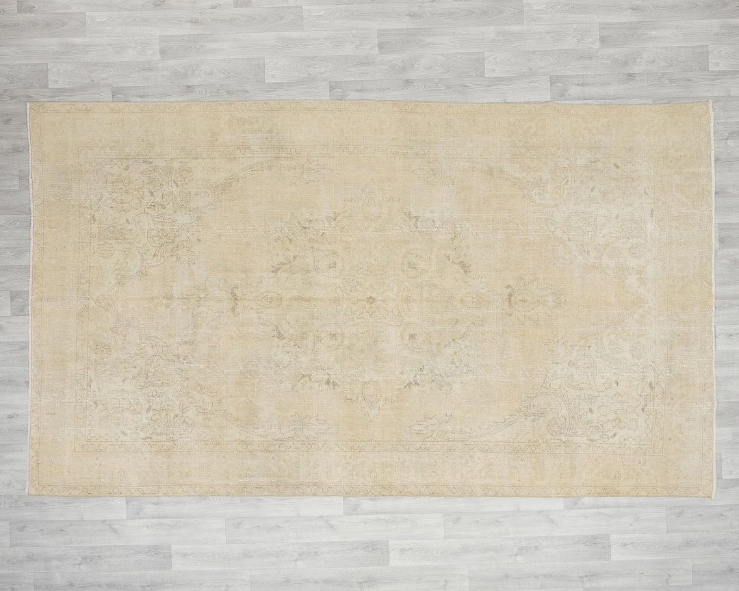 Beige Oushak Rug 6' 5" x 10' 2" | No. VR54028