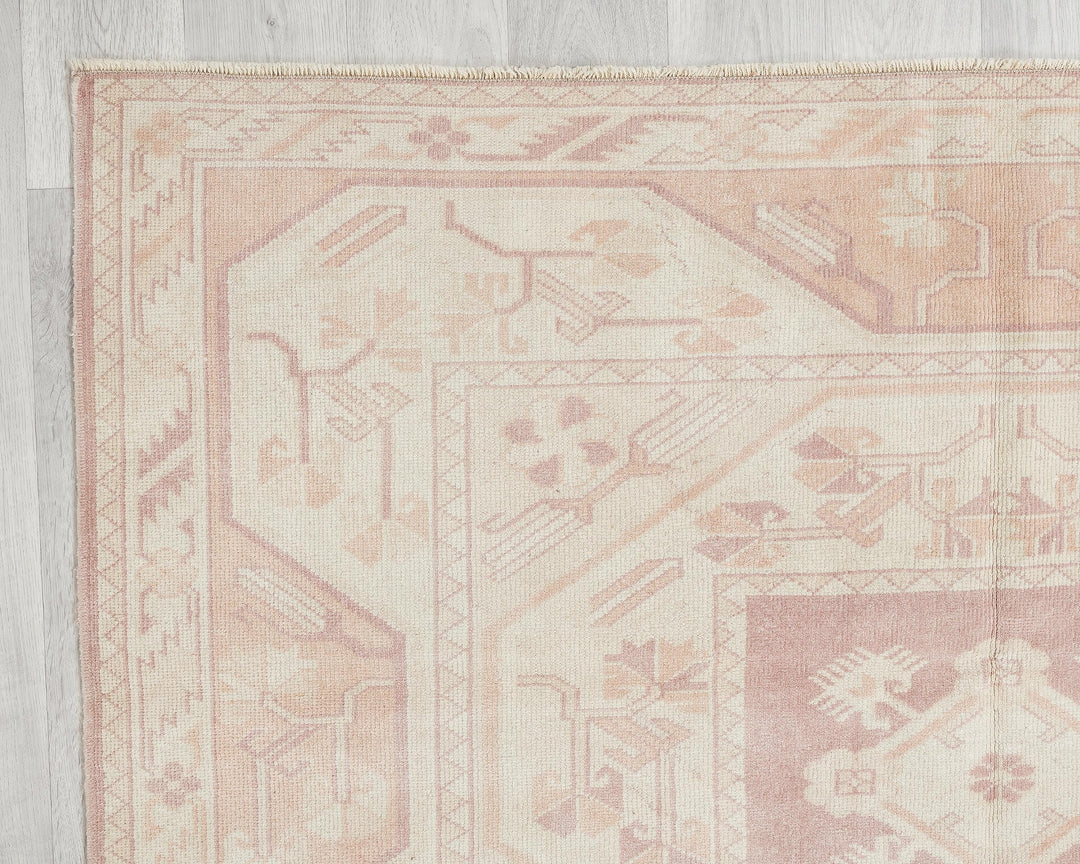 Beige Oushak Rug 4' 11" x 7' 8" | No. VR14030