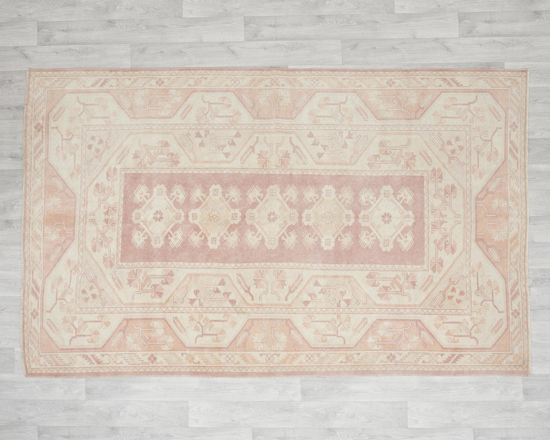 Beige Oushak Rug 4' 11" x 7' 8" | No. VR14030