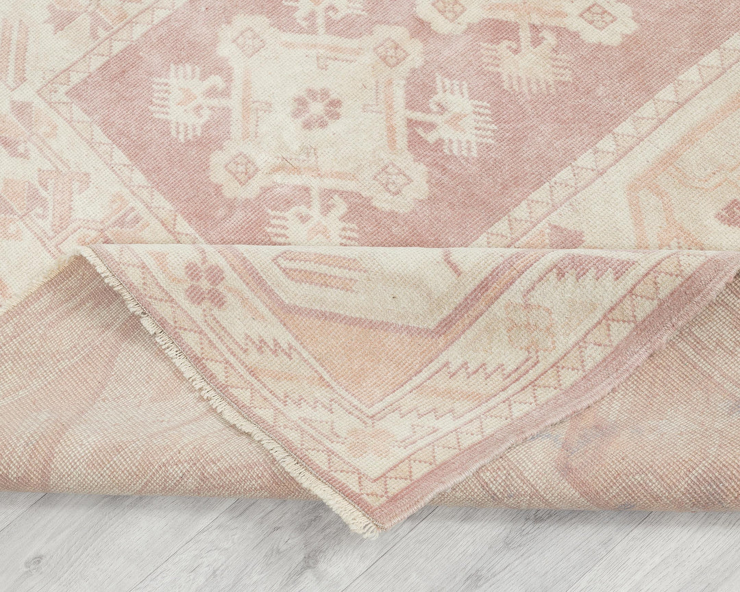 Beige Oushak Rug 4' 11" x 7' 8" | No. VR14030