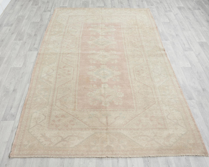 Beige Oushak Rug 5' 4" x 8' 1" | No. VR10921