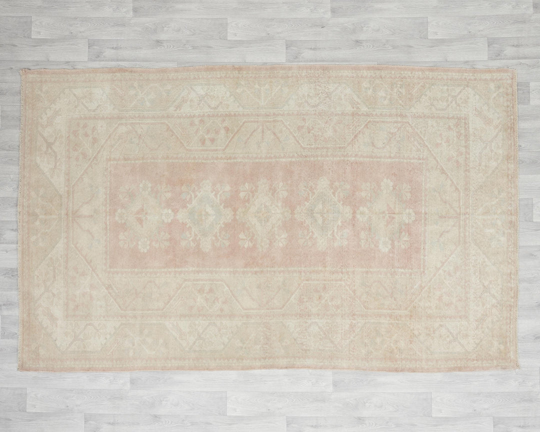 Beige Oushak Rug 5' 4" x 8' 1" | No. VR10921
