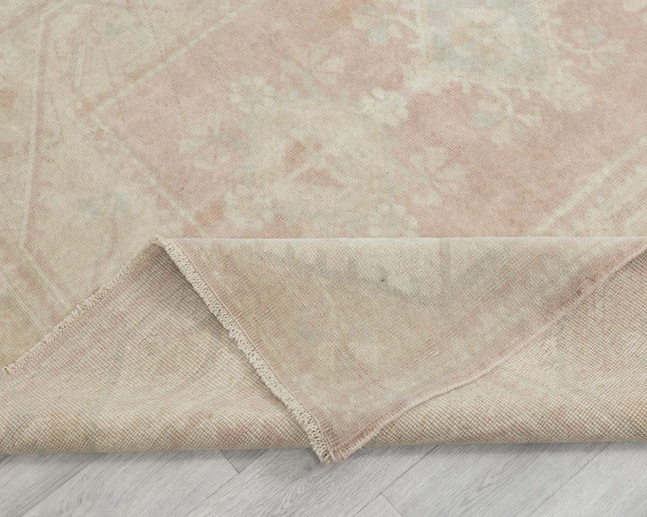 Beige Oushak Rug 5' 4" x 8' 1" | No. VR10921