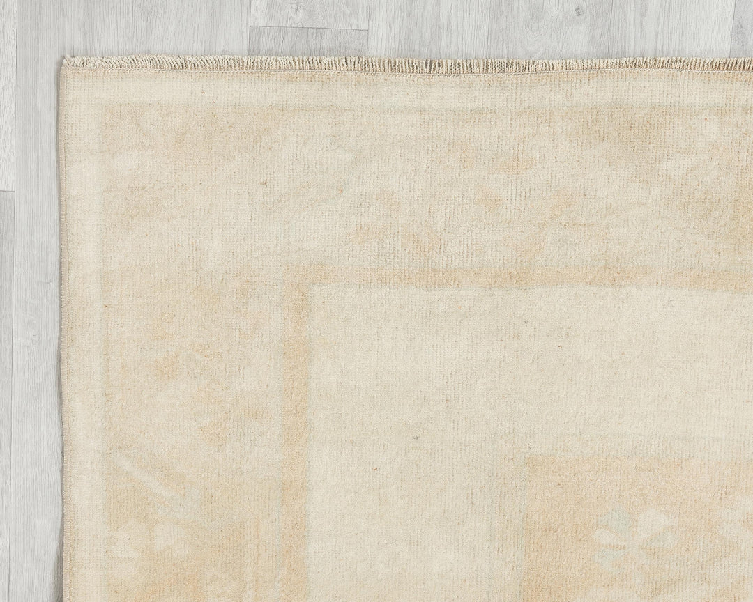 Beige Oushak Rug 5' 1" x 7' 8" | No. VR19004