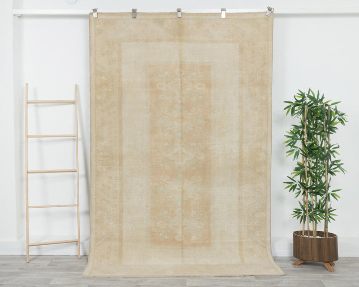 Beige Oushak Rug 5' 1" x 7' 8" | No. VR19004