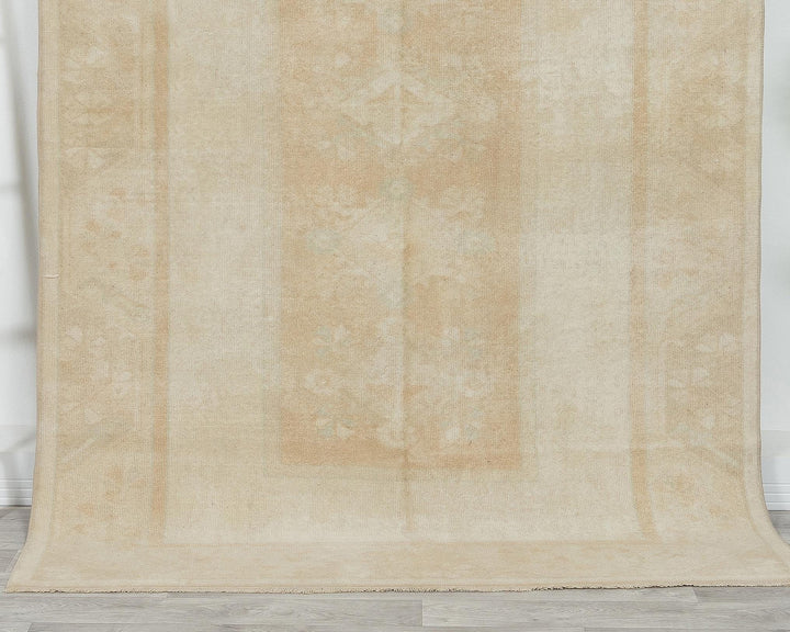 Beige Oushak Rug 5' 1" x 7' 8" | No. VR19004