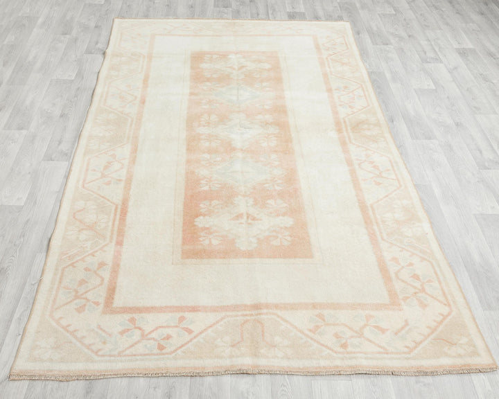 Beige Oushak Rug 5' x 8' 5" | No. VR74710