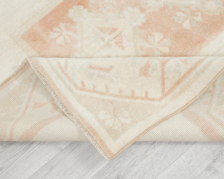 Beige Oushak Rug 5' x 8' 5" | No. VR74710