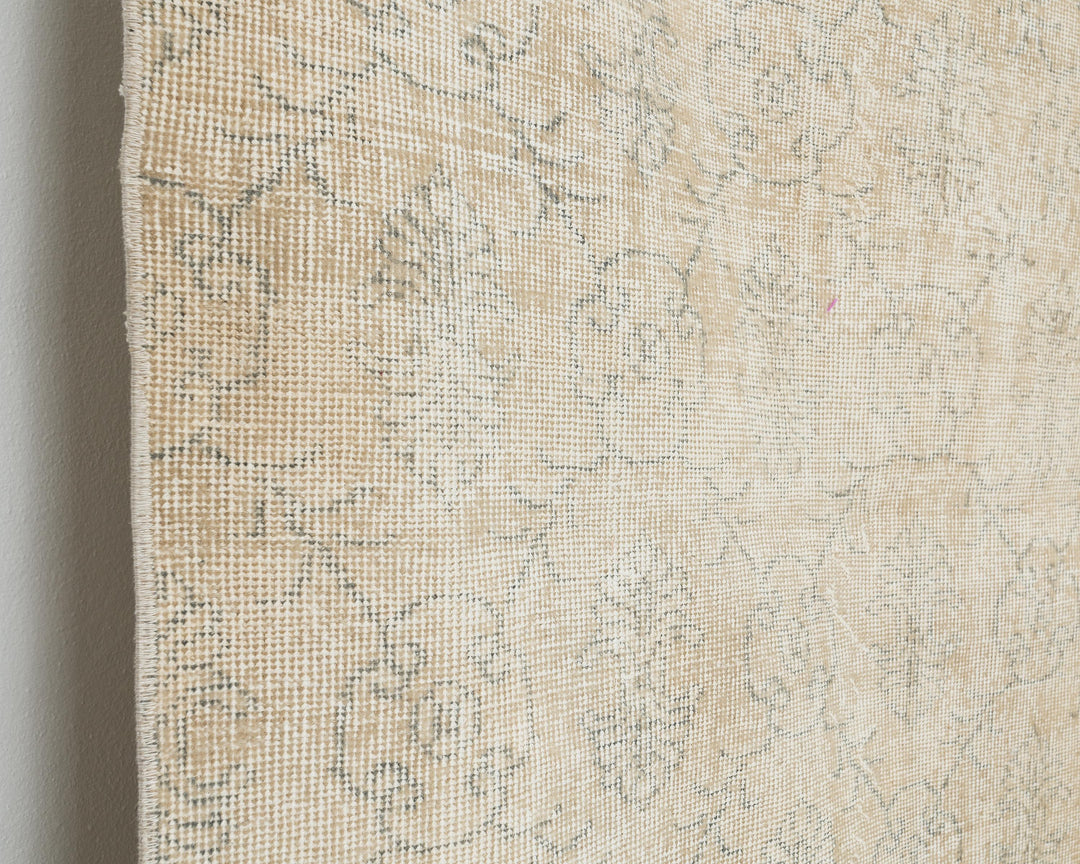 Beige Oushak Rug 7' 2" x 10' 7" | No. VR94229