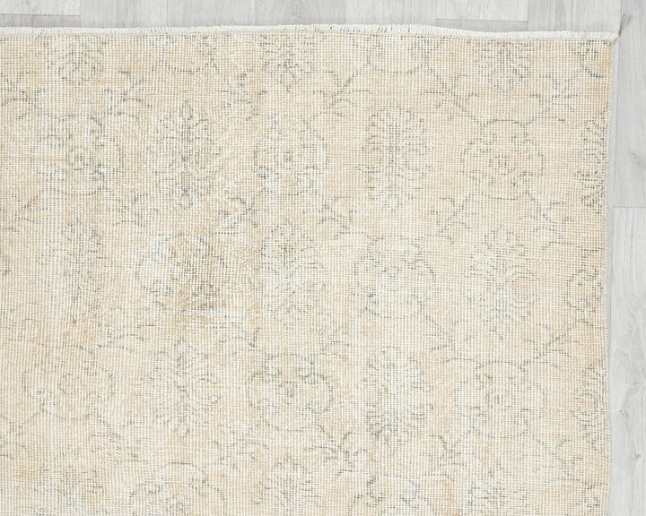 Beige Oushak Rug 7' 2" x 10' 7" | No. VR94229