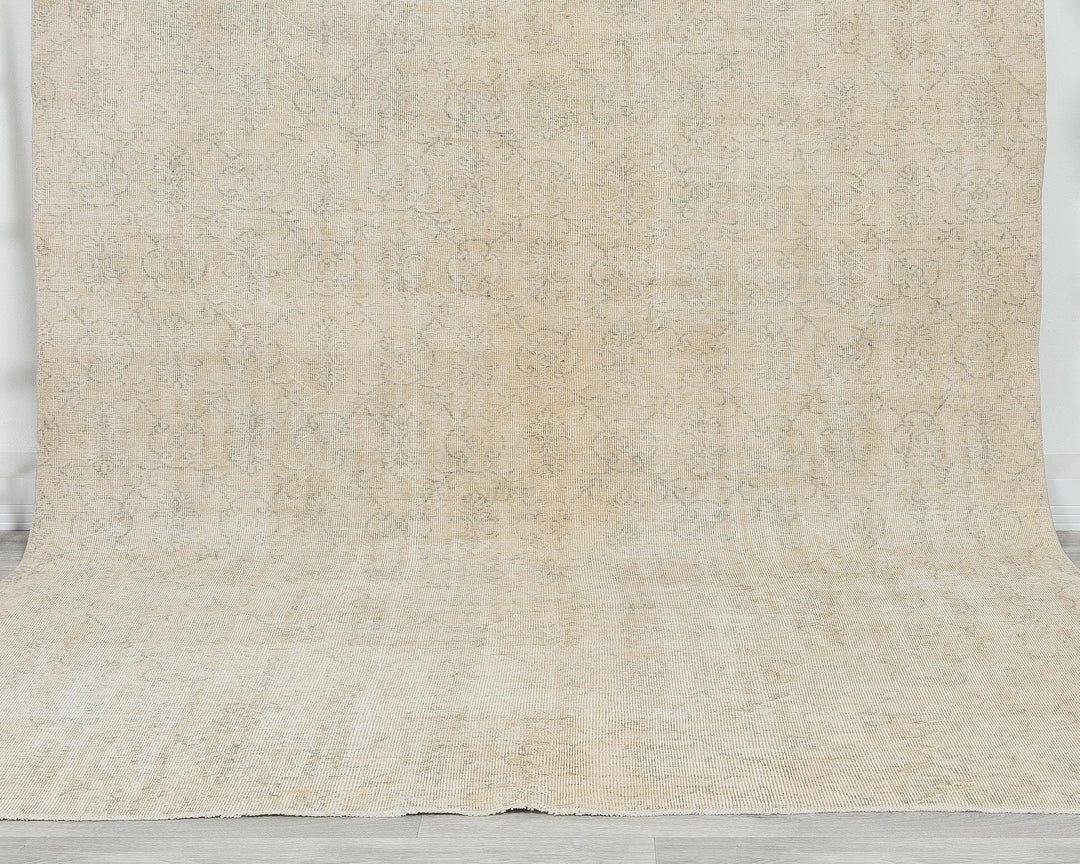 Beige Oushak Rug 7' 2" x 10' 7" | No. VR94229