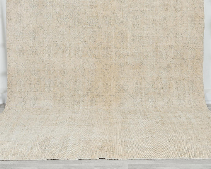 Beige Oushak Rug 7' 2" x 10' 7" | No. VR94229
