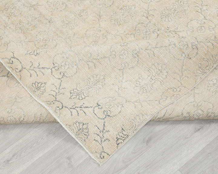 Beige Oushak Rug 7' 2" x 10' 7" | No. VR94229