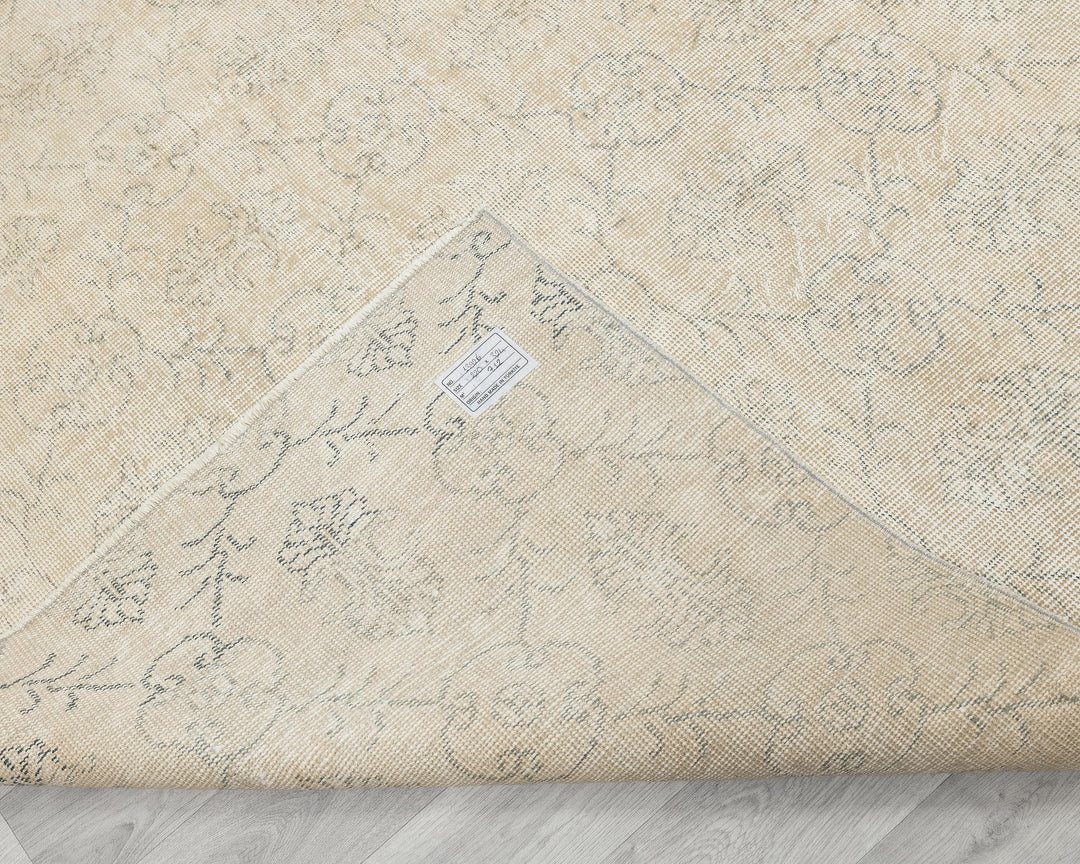 Beige Oushak Rug 7' 2" x 10' 7" | No. VR94229