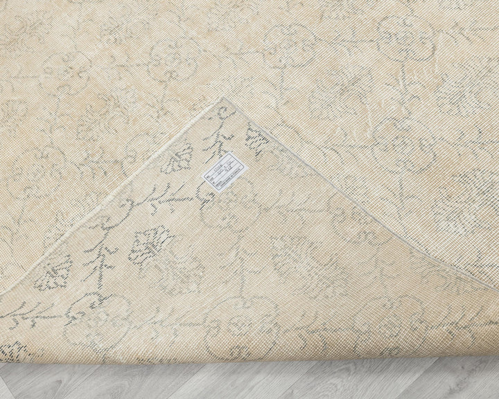Beige Oushak Rug 7' 2" x 10' 7" | No. VR94229