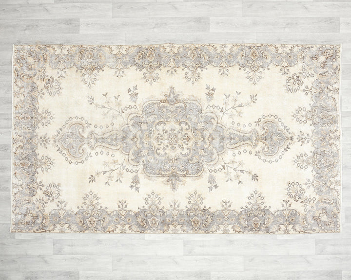 Beige Oushak Rug 8' 2" x 4' 11" | No. VR92834