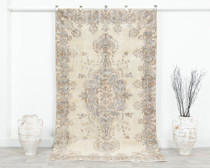 Beige Oushak Rug 8' 2" x 4' 11" | No. VR92834