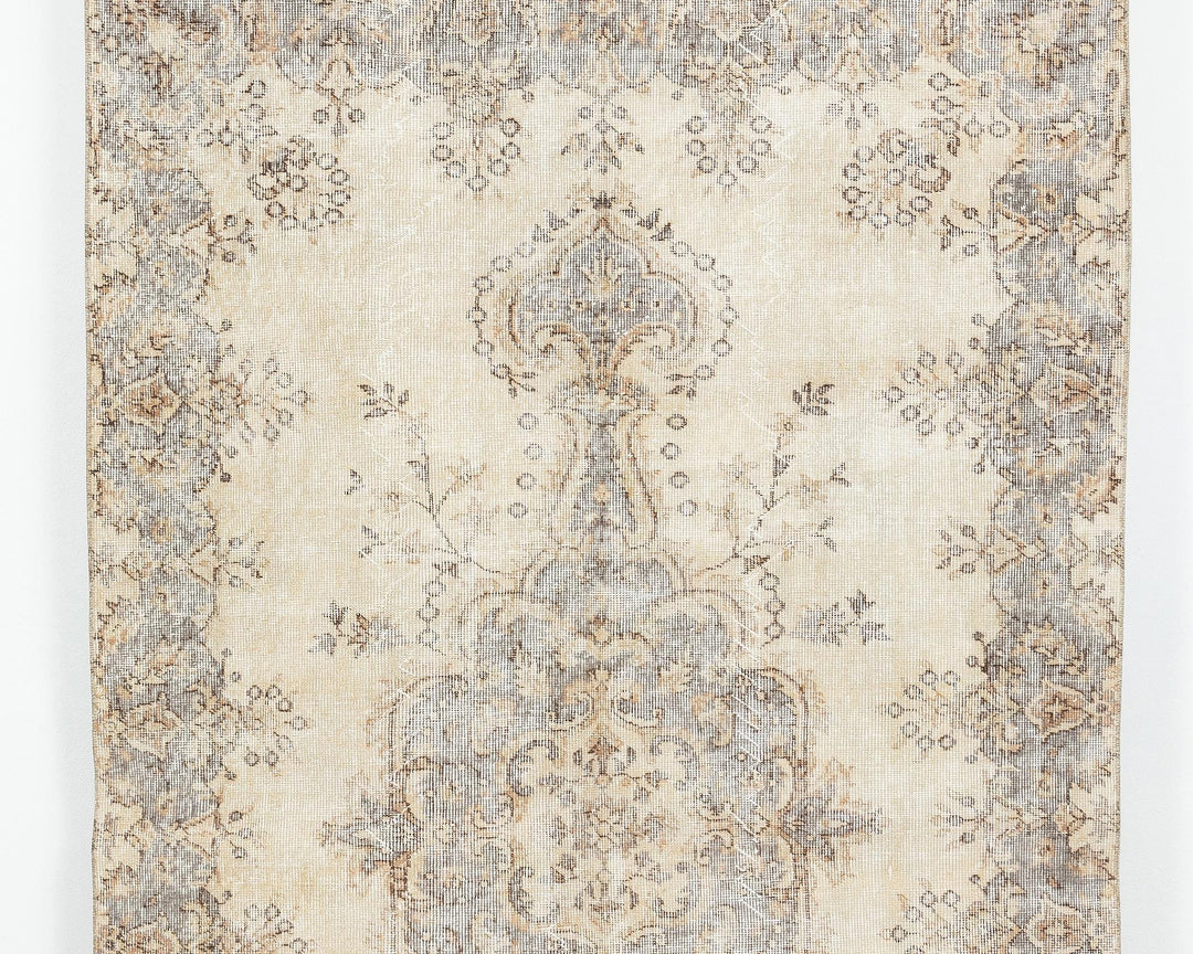 Beige Oushak Rug 8' 2" x 4' 11" | No. VR92834