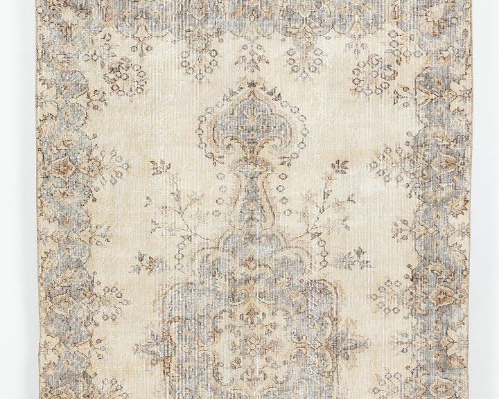 Beige Oushak Rug 8' 2" x 4' 11" | No. VR92834