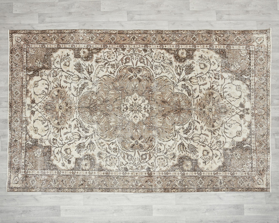 Oushak Rug 9' 6" x 6' 3" | No. VR61601
