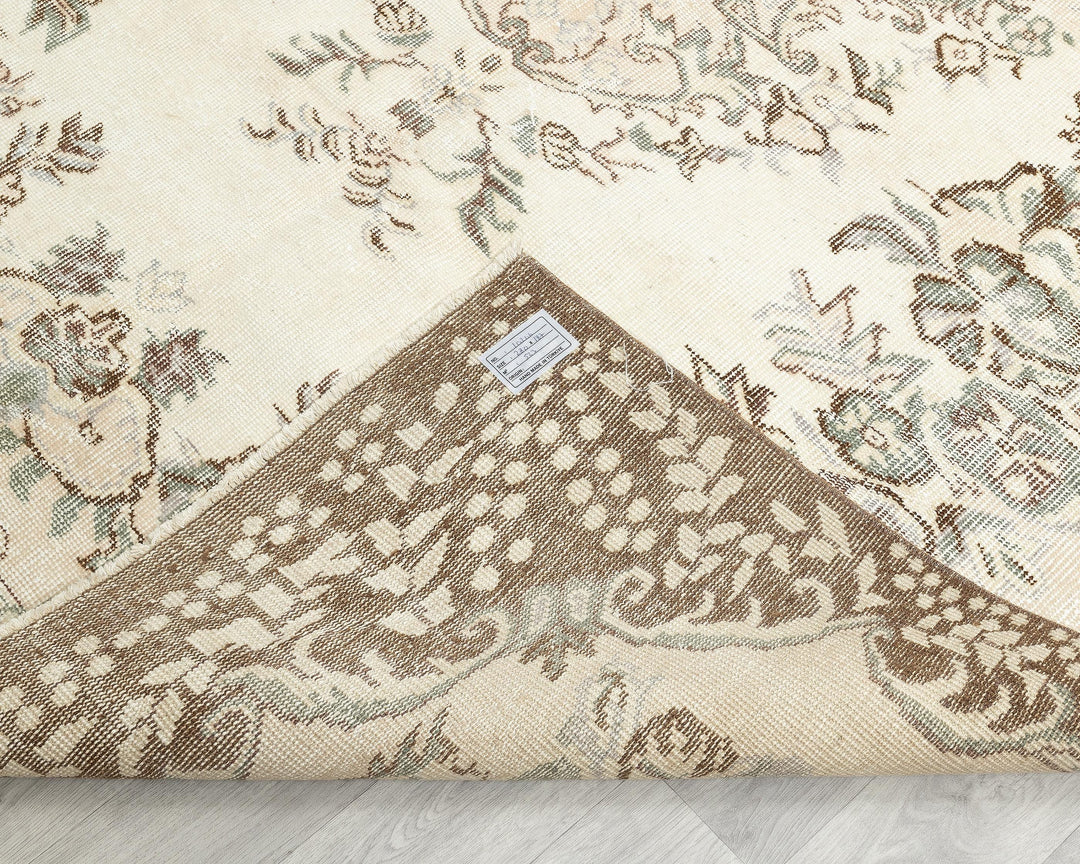 Beige Oushak Rug 6' 1" x 9' 2" | No. VR52551