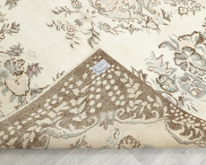 Beige Oushak Rug 6' 1" x 9' 2" | No. VR52551