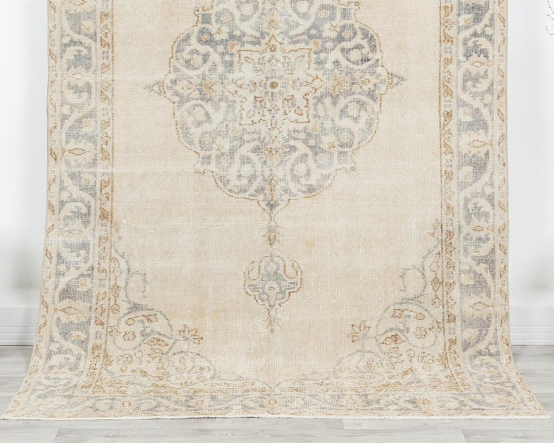Neutral Oushak Rug 8' x 4' 5" | No. VR86187