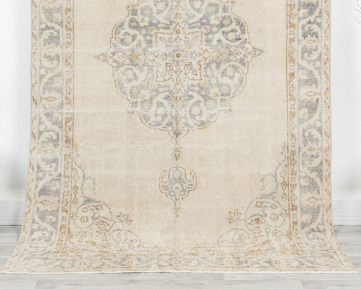 Neutral Oushak Rug 8' x 4' 5" | No. VR86187