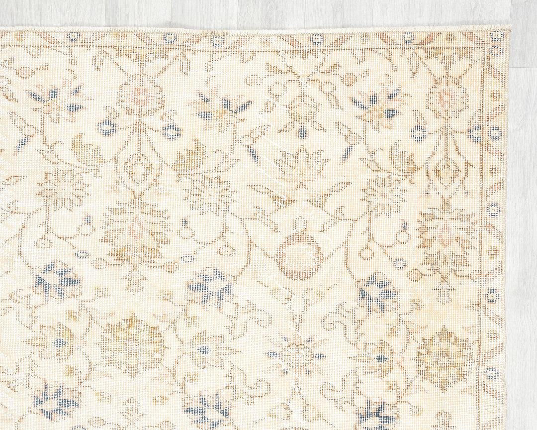 Beige Oushak Rug 8' 2" x 4' 5" | No. VR11950