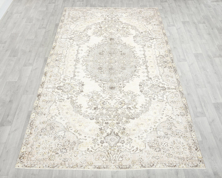 Beige Oushak Rug 5' 4" x 8' 10" | No. VR59275