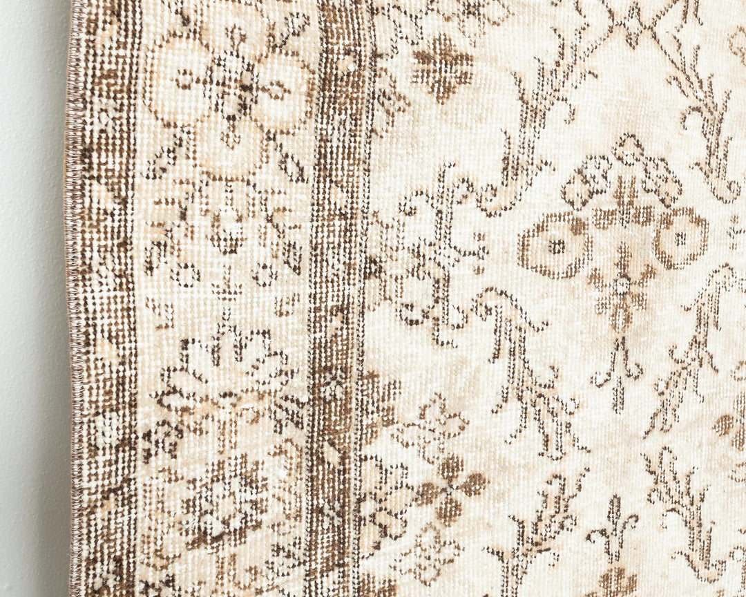 Beige Oushak Rug 4' 7" x 7' 8" | No. VR76260