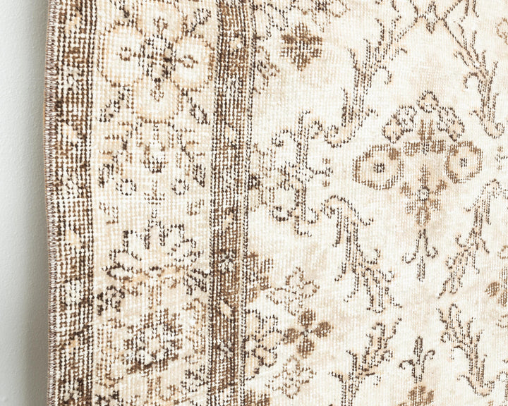 Beige Oushak Rug 4' 7" x 7' 8" | No. VR76260