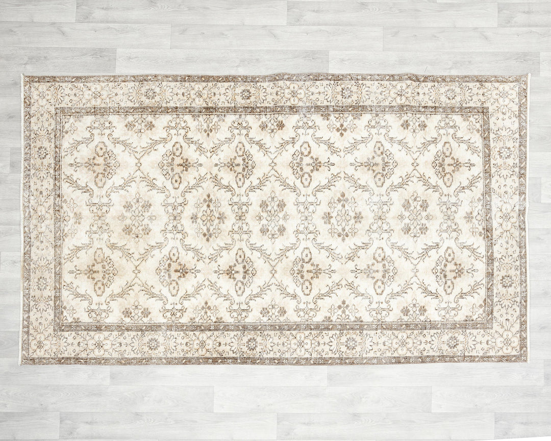 Beige Oushak Rug 4' 7" x 7' 8" | No. VR76260