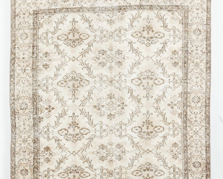Beige Oushak Rug 4' 7" x 7' 8" | No. VR76260