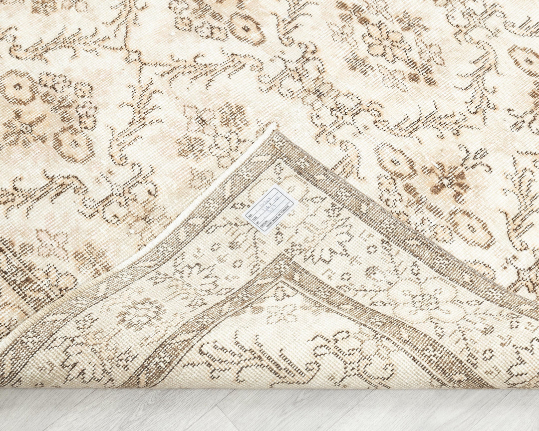 Beige Oushak Rug 4' 7" x 7' 8" | No. VR76260