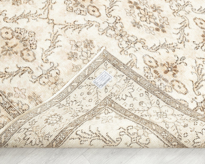 Beige Oushak Rug 4' 7" x 7' 8" | No. VR76260
