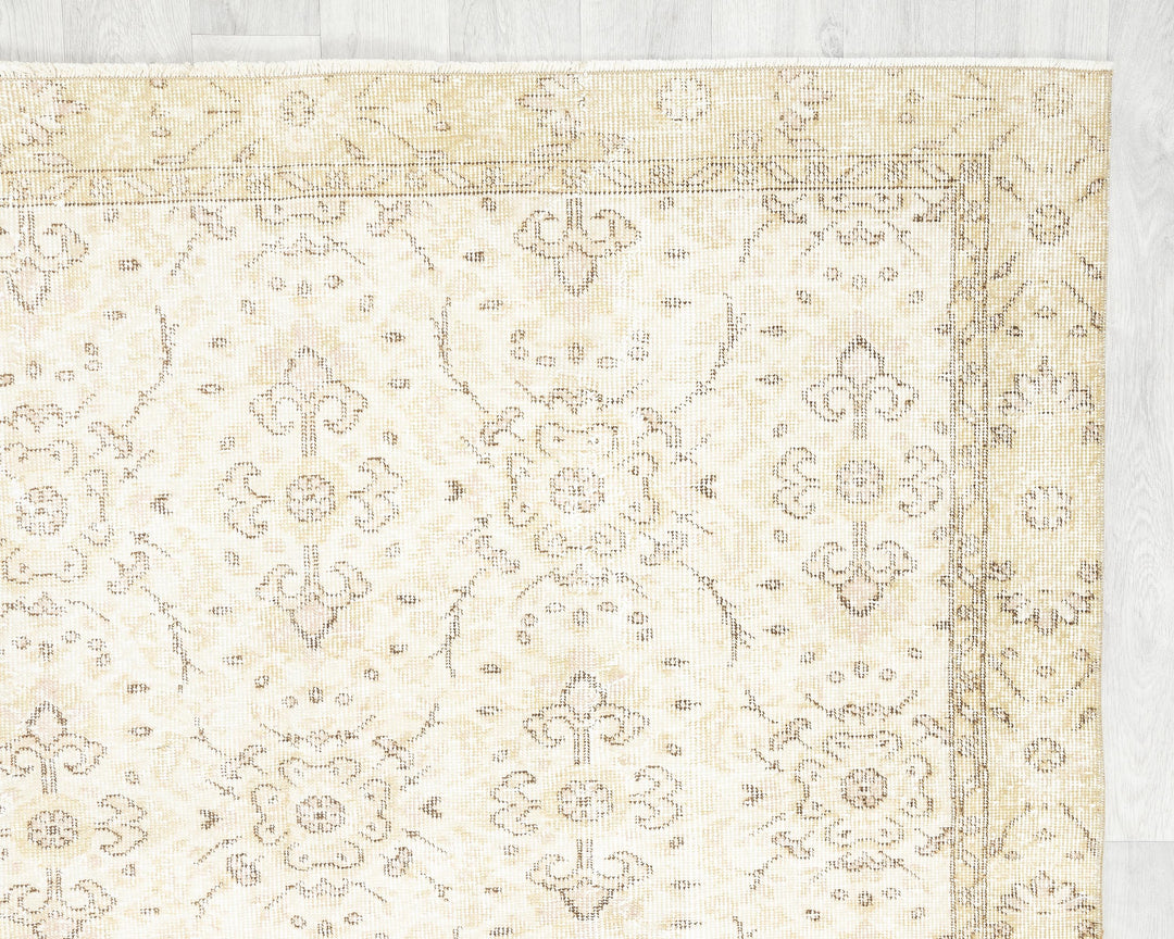 Beige Oushak Rug 5' 2" x 8' 8" | No. VR66783