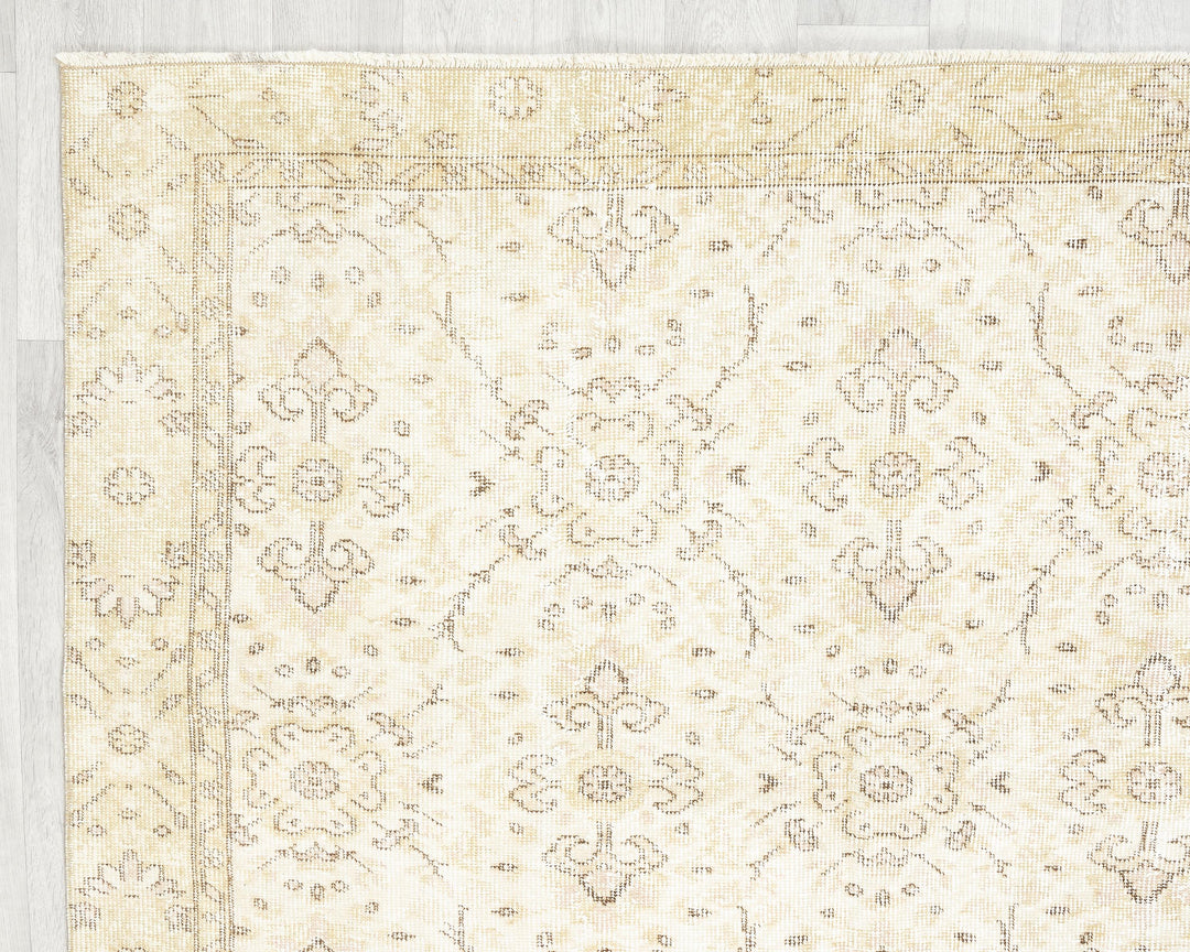 Beige Oushak Rug 5' 2" x 8' 8" | No. VR66783