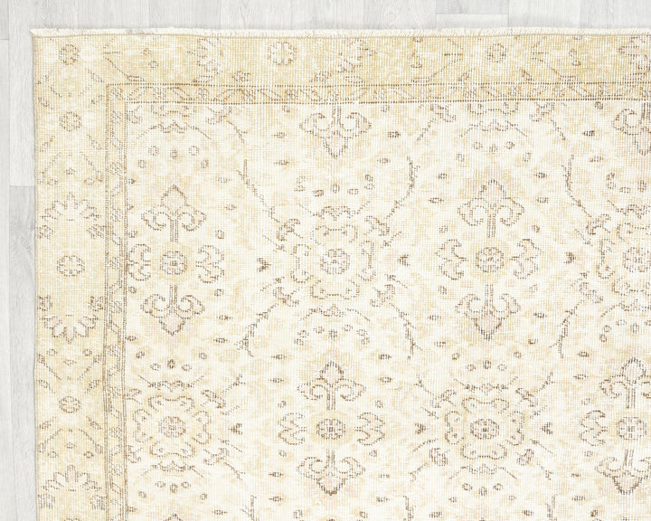 Beige Oushak Rug 5' 2" x 8' 8" | No. VR66783
