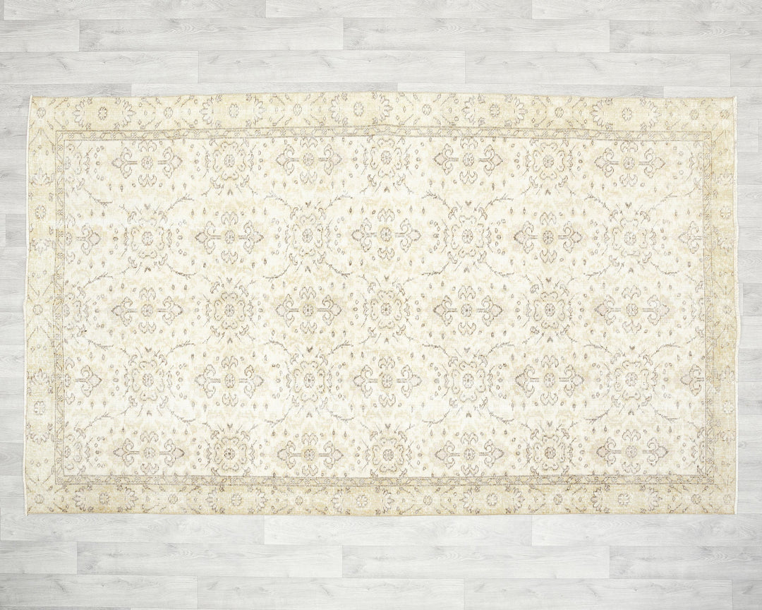 Beige Oushak Rug 5' 2" x 8' 8" | No. VR66783