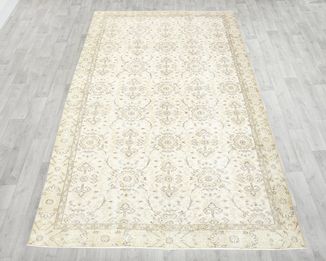 Beige Oushak Rug 5' 2" x 8' 8" | No. VR66783