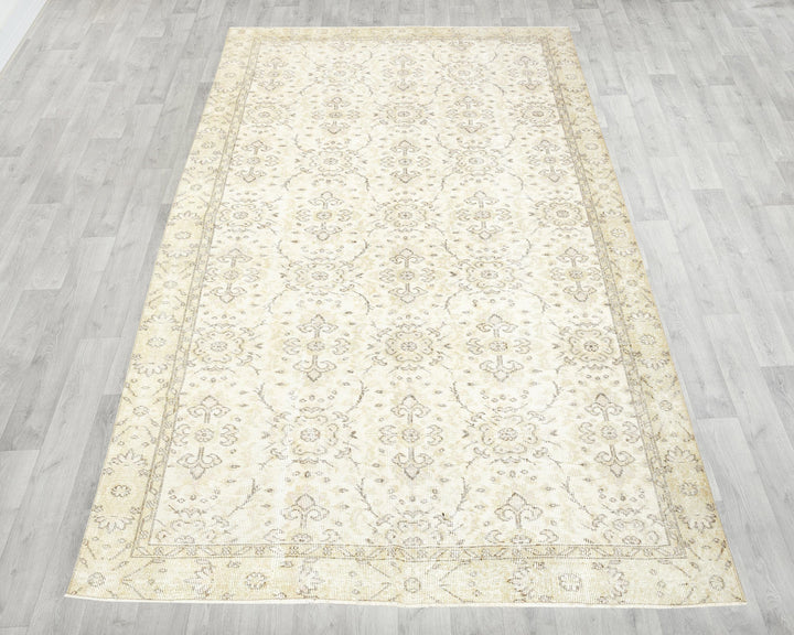 Beige Oushak Rug 5' 2" x 8' 8" | No. VR66783