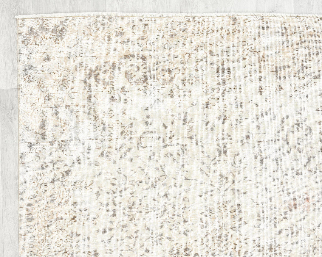 Beige Oushak Rug 4' 11" x 8' 7" | No. VR83572
