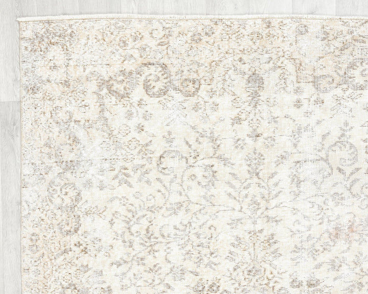 Beige Oushak Rug 4' 11" x 8' 7" | No. VR83572