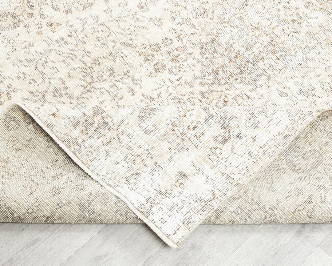 Beige Oushak Rug 4' 11" x 8' 7" | No. VR83572